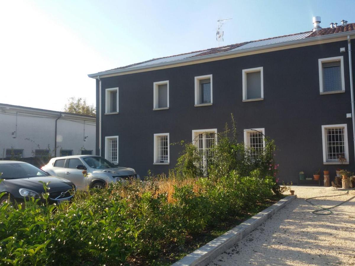 Zucchero Sui Baffi- Food Lovers B&B Мантова Екстериор снимка